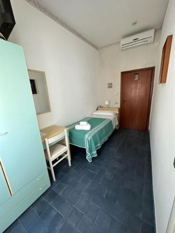 Hotel Villa Vera Rimini Exterior photo
